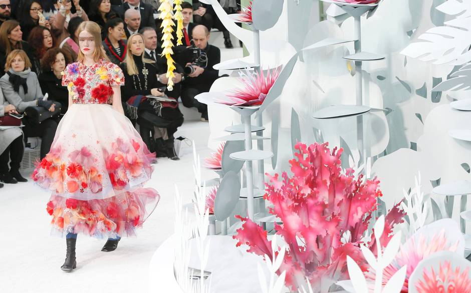 CHANEL Transforms Runway Into Tropical Greenhouse To Debut S/S 2015 Haute Couture Collection