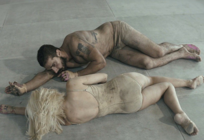 Sia - Elastic Heart feat. Shia LaBeouf & Maddie Ziegler (Official Video)