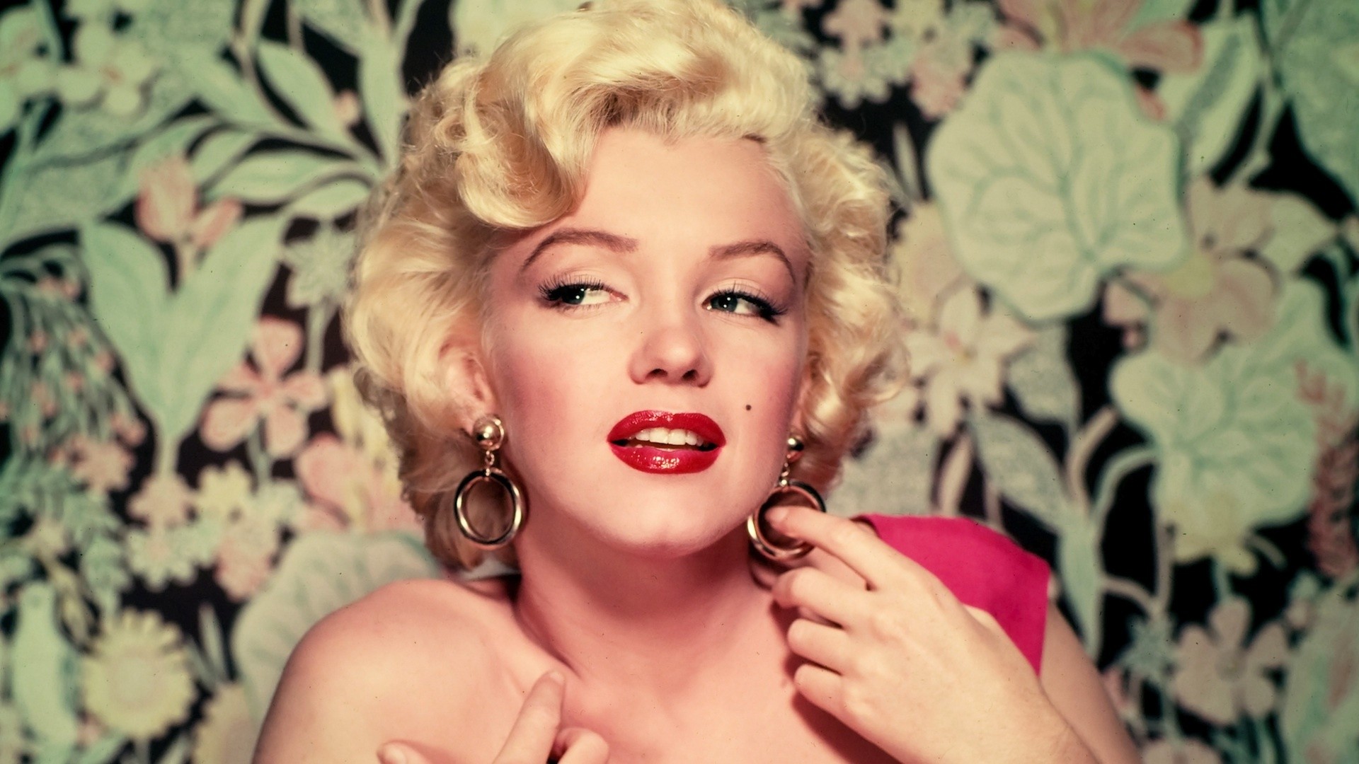 #GlamJan: Marilyn Monroe Returns To Max Factor As The New Global Glamour Ambassador!